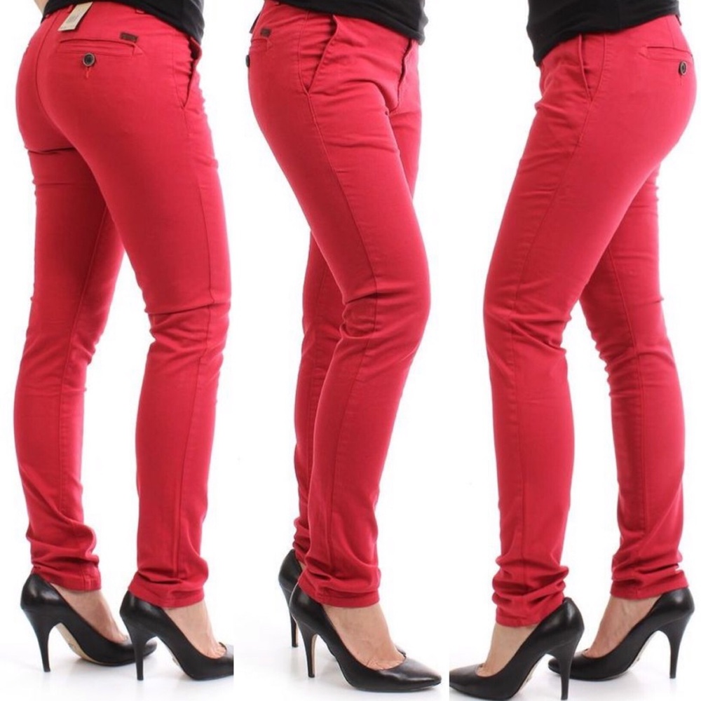 Levi’s Red Skinny Chino